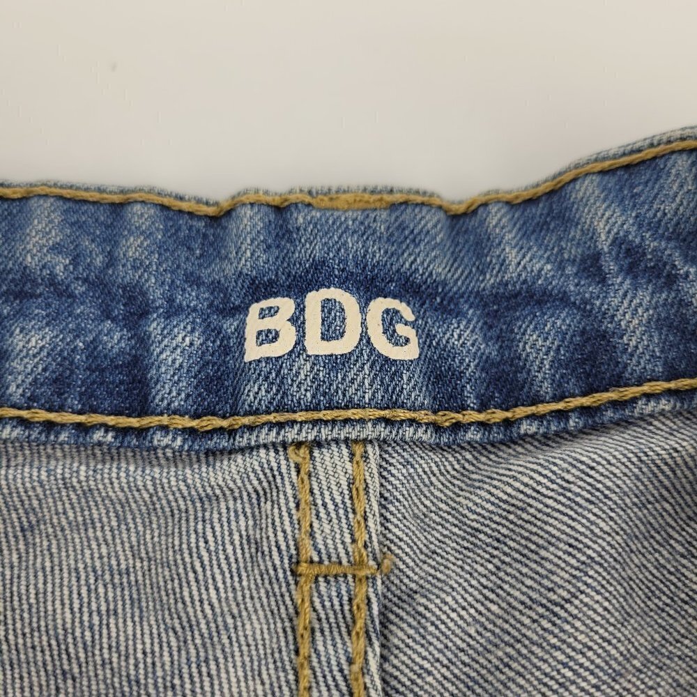 UO BDG Mid Rise Alexa 5 Pocket Cuff Shortie Denim Short 27 - Picture 5 of 8